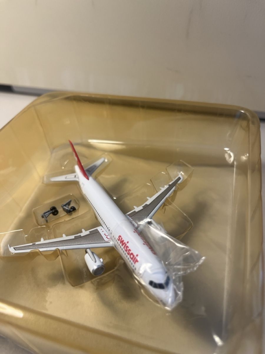 Swissair Kit di modellismo & Modellini statici: Flugzeugmodell Swissair A320-214 – Nuovo e nell'imballaggio originale da Zürich venduto da du_bois 3