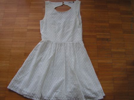 Damen Kleid nicht ganz weiss mit Blumen Gr. 38 ONLY