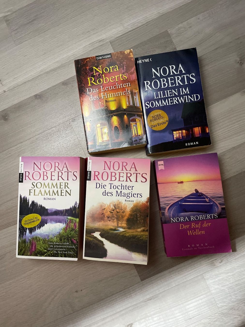 Libri: Nora Roberts 16 Stück – Usato da Kappelen venduto da Waloga 2