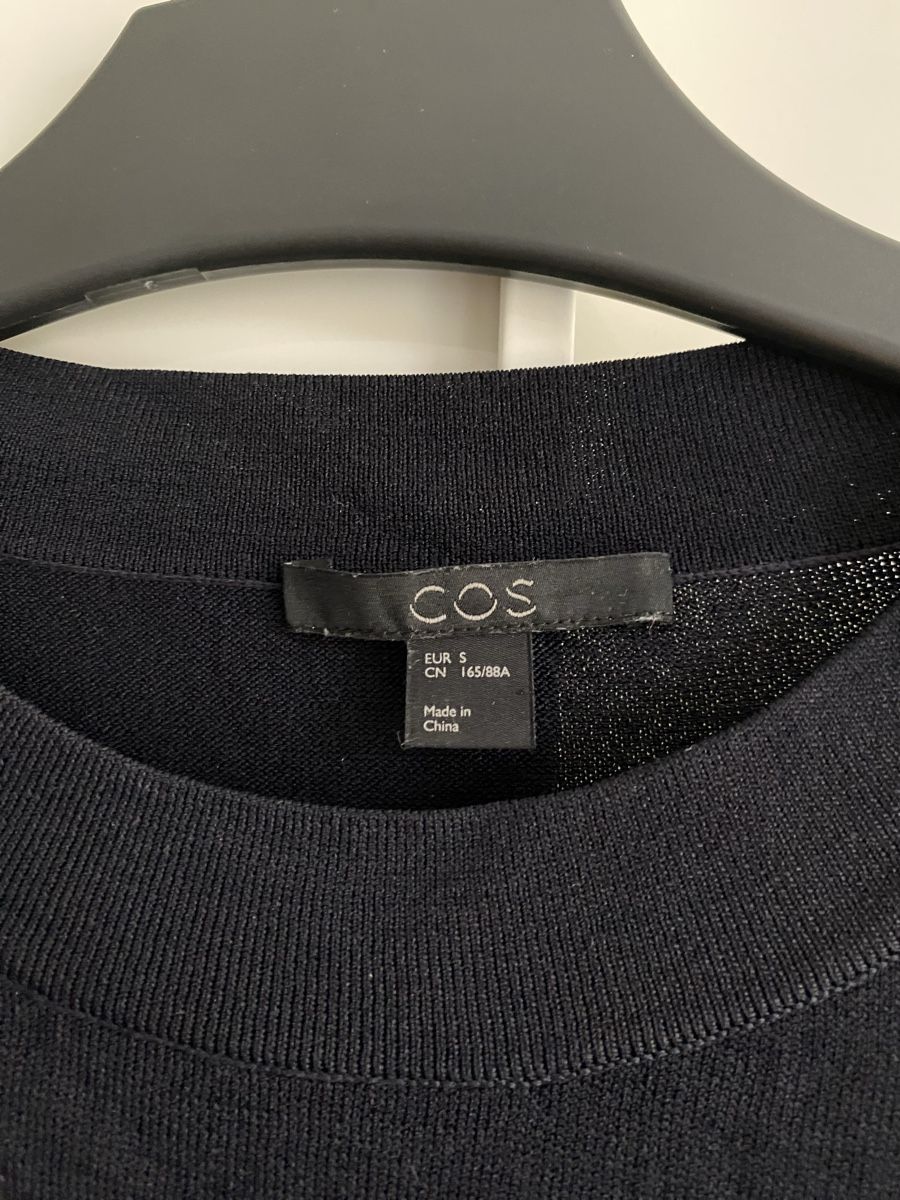 Maglioni & Felpe: Eleganter Pullover von Cos mit Trompetenärmeln, Grösse 36/38 – Usato da Winterthur venduto da marisole4 2