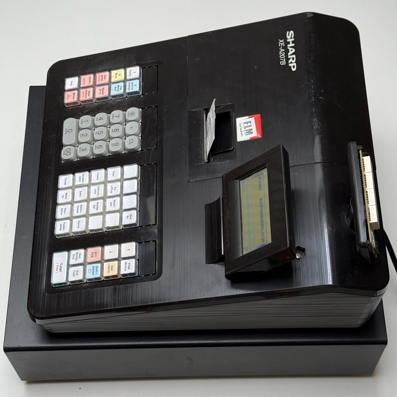 Sharp Registratore di cassa: Sharp XE-A207B Registrierkasse mit Geldschublade – Usato da luzern venduto da ARNI. 1