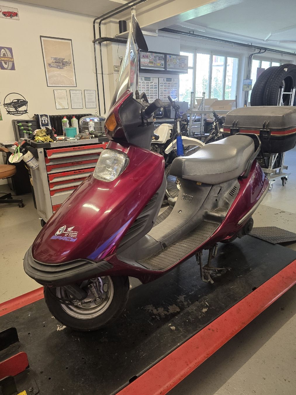 Honda Scooter: Roller Honda Spacy 125 rot mit Topcase – Difettoso da Zürich venduto da LucasOuteda 1