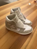 Air Jordan 1 Mid Tropical Twist, Gr. 40