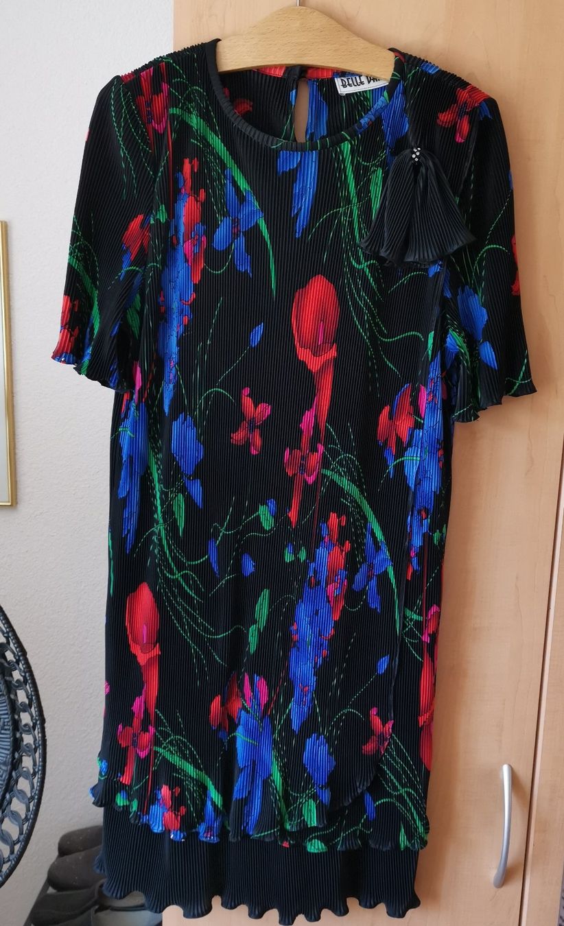 Vestiti: Plissée Cocktailkleid Gr 40 – Usato da Dornach venduto da Hei50