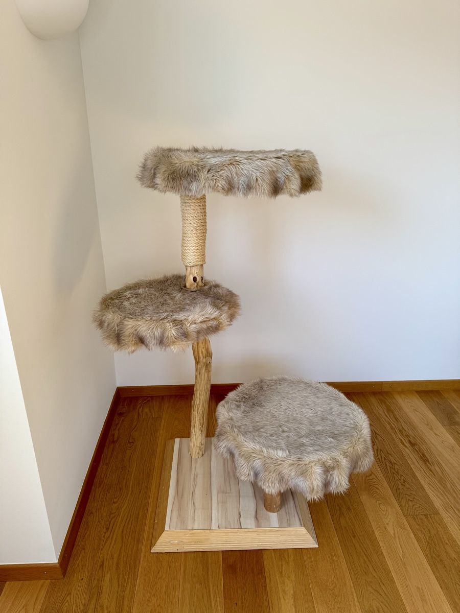 Tiragraffi: Arbre à chat design Ruben pièce unique – Usato da Fully venduto da Gaga1990 1