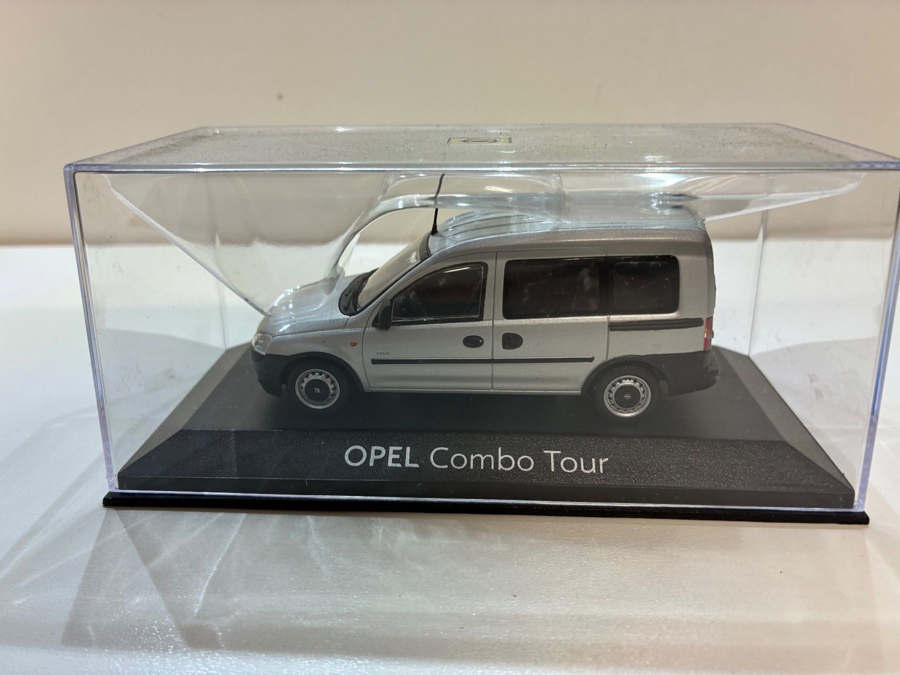 Minichamps Modellautos: Modellauto Opel Combo – Neu und originalverpackt aus Kräiligen von hkk 1