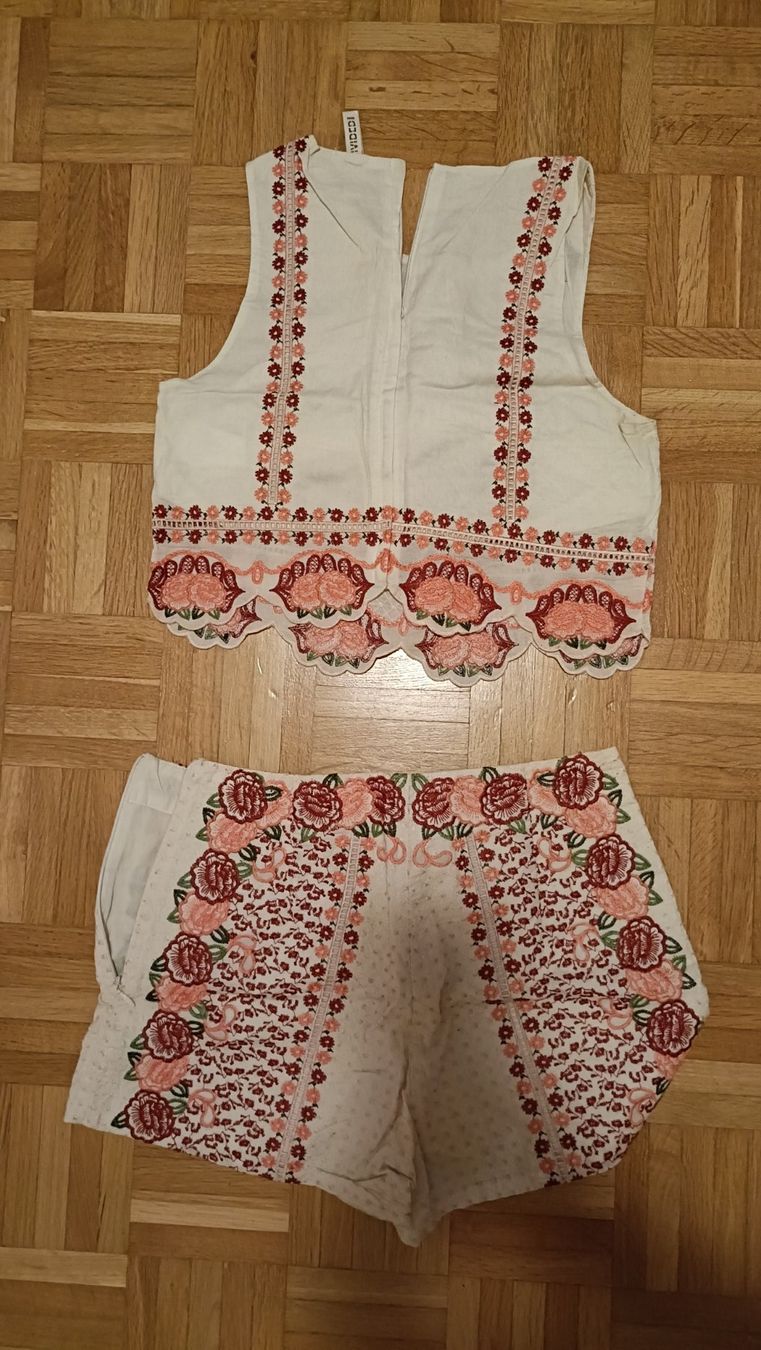 Kleiderpakete: Damen Set Gr. 34, Top & Shorts – Gebraucht aus Dübendorf von Me_sa 4