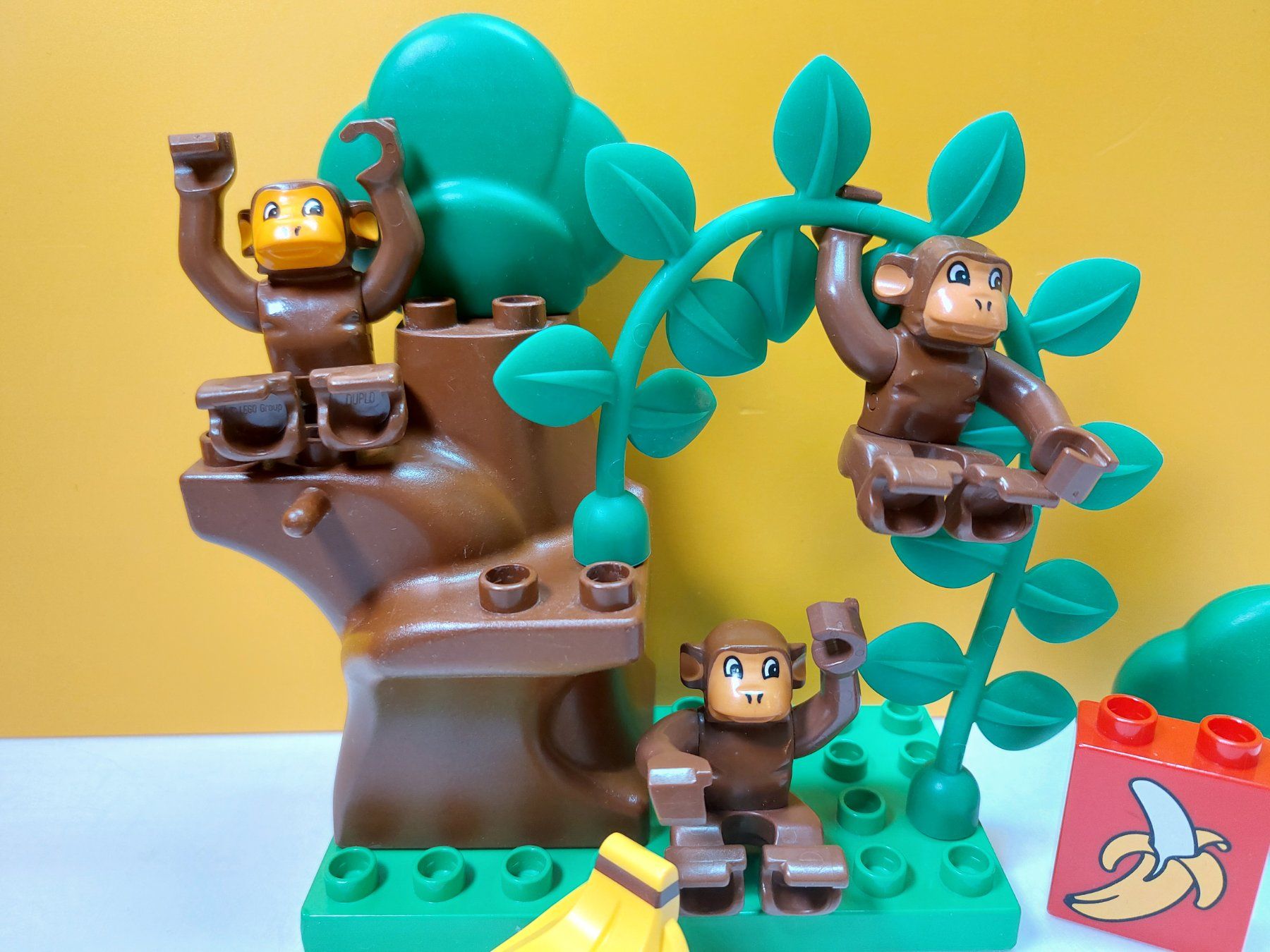 Lego Kit di costruzioni: LEGO Duplo 3 Affen - Affe / Affenbaum – Usato da St.Gallen venduto da TinasBauundSpiel 1