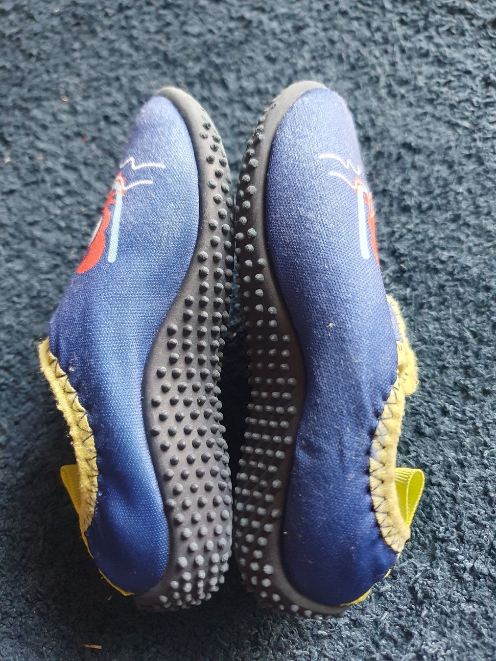 Scarpe da uomo: Badeschuhe, blau mit Krebs, Grösse23 – Usato da Zürich venduto da cha_bfl5 4
