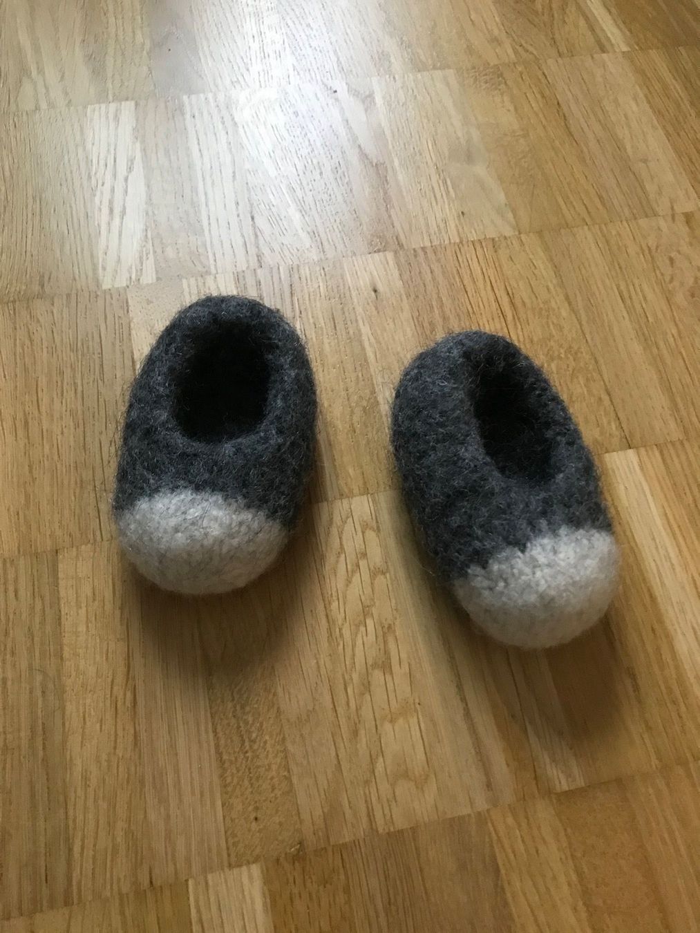 Scarpe per ragazzi: Süsse Babyfinken Filz – Nuovo (secondo la descrizione) da Zürich venduto da mybuybye
