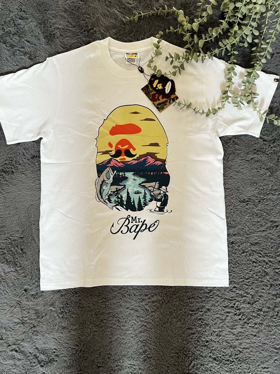Bape T-shirt: Bathing Ape (BAPE) Mr. Bape Graphic Tee - Size Medium – Nuovo e nell'imballaggio originale da Appenzell Steinegg venduto da Cari-Belle