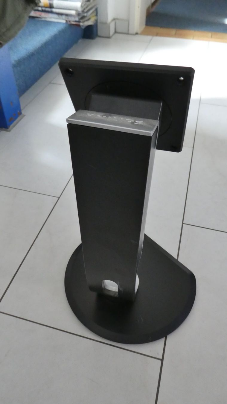 Altro in Decorazioni & Accessori: Standfuss Philips 245P2ES/00 – Usato da Lausen venduto da Vectrex1 1