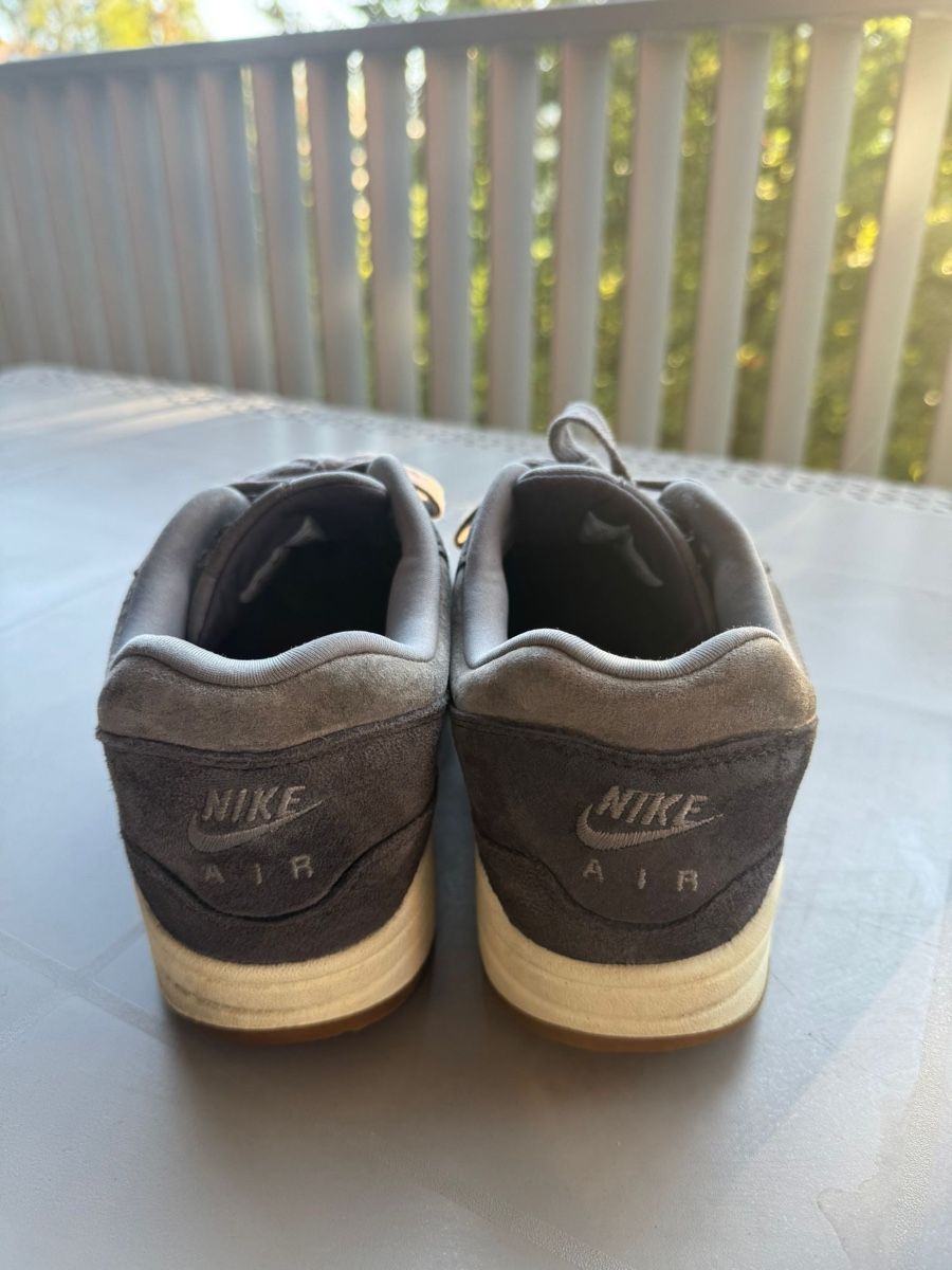 Nike Chaussures hommes: Nike Air Max 1 Crepe Soft Grey – D'occasion à Luzern par gil_9mdl 1