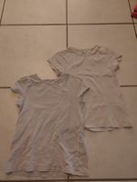 2x Kurzarm-Shirt 122/128
