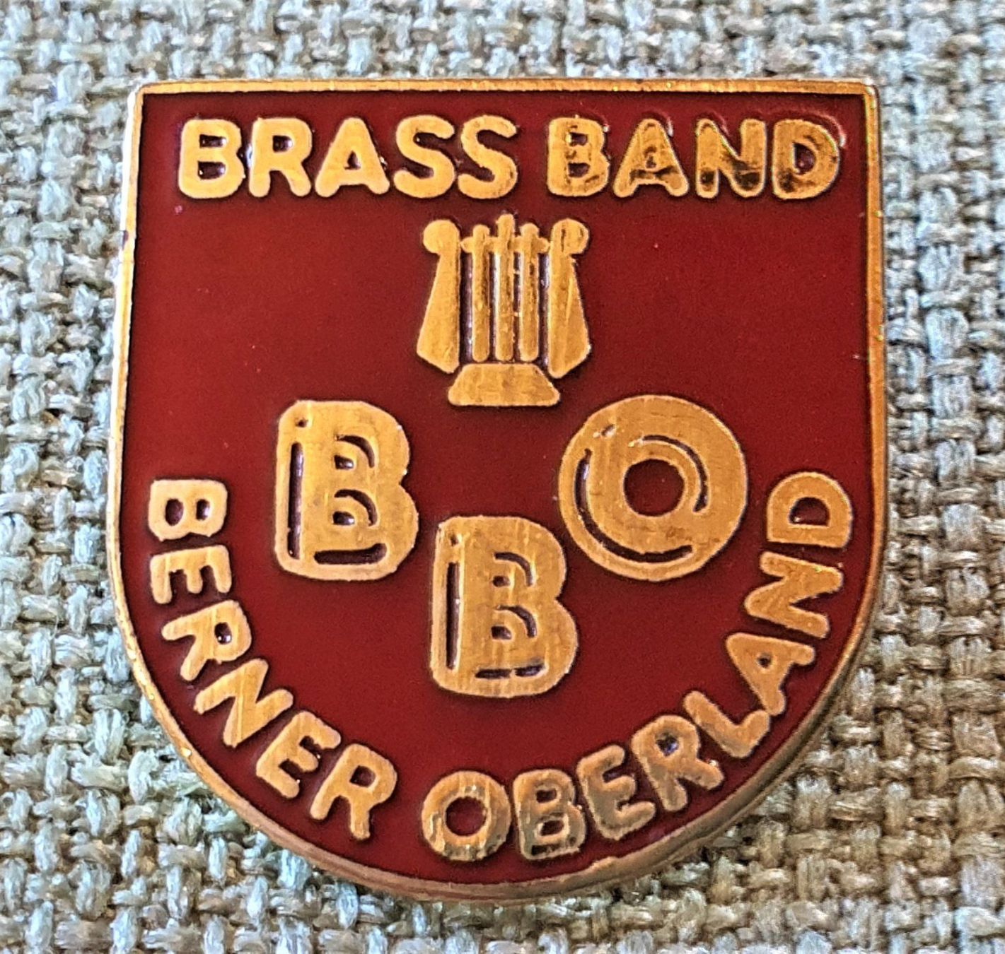 Placchette & Badge: E070  Pin Berner Oberland Brass Band BBO – Usato da Reinach BL venduto da Boston-Verkauf