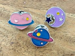 Set 3x Pin Weltraum / Herz / Planeten
