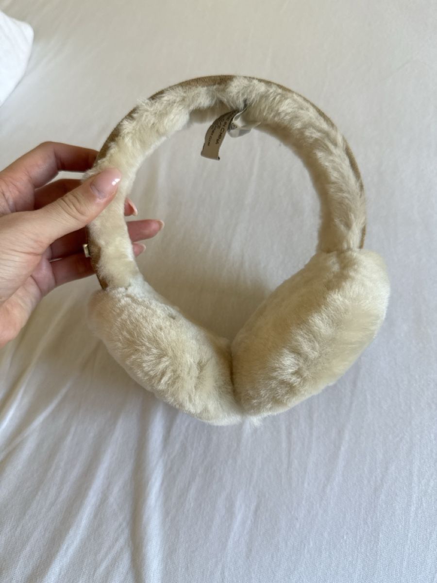 Ugg Copricapi, berretti & cappellini: UGG Ohrenwärmer – Usato da Basel venduto da luc_tld6 1