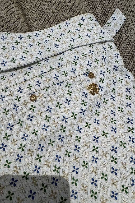Roberto Cavalli Pantaloni: ROBERTO CAVALLI SHORTS – Nuovo (secondo la descrizione) da Schwyz venduto da bofb 5
