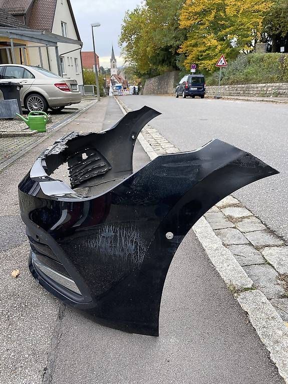 Felgen: Golf 8 Stoßstange  – Gebraucht aus Alpnach Dorf von iva_f6z2 2