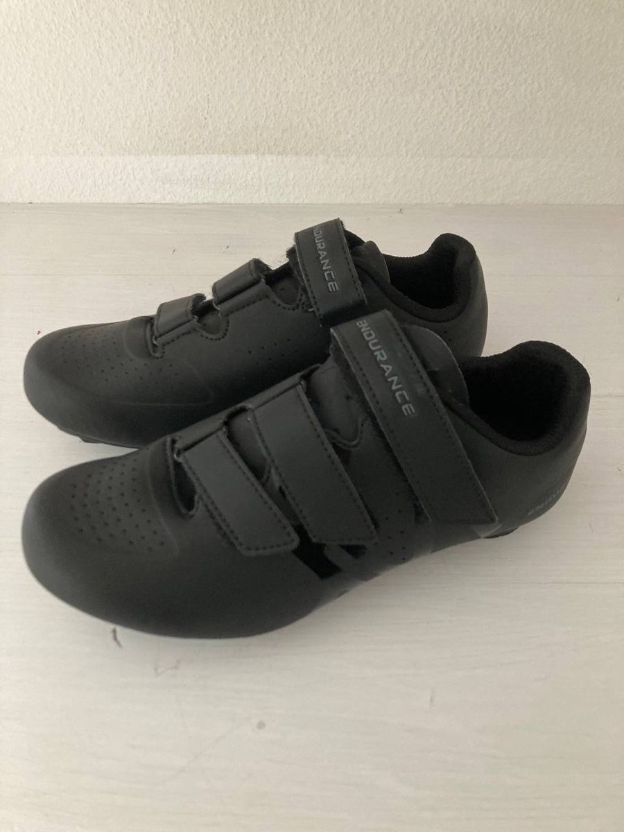 Scarpe da uomo: Spinning Schuhe Grösse 38 einmal getragen – Usato da Zollikon venduto da Tropfenweibel