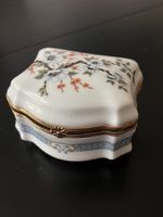 Limoges Schmuckschatulle aus Porzellan mit Blumenmuste