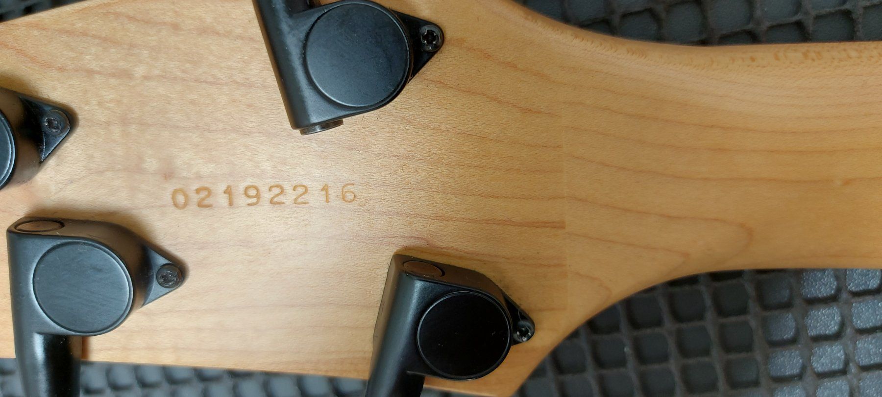 Cort Strumenti musicali: E-Bass Godin BG4 knobs & active neuwertig – Nuovo (secondo la descrizione) da Glattbrugg venduto da Swissmusik 8