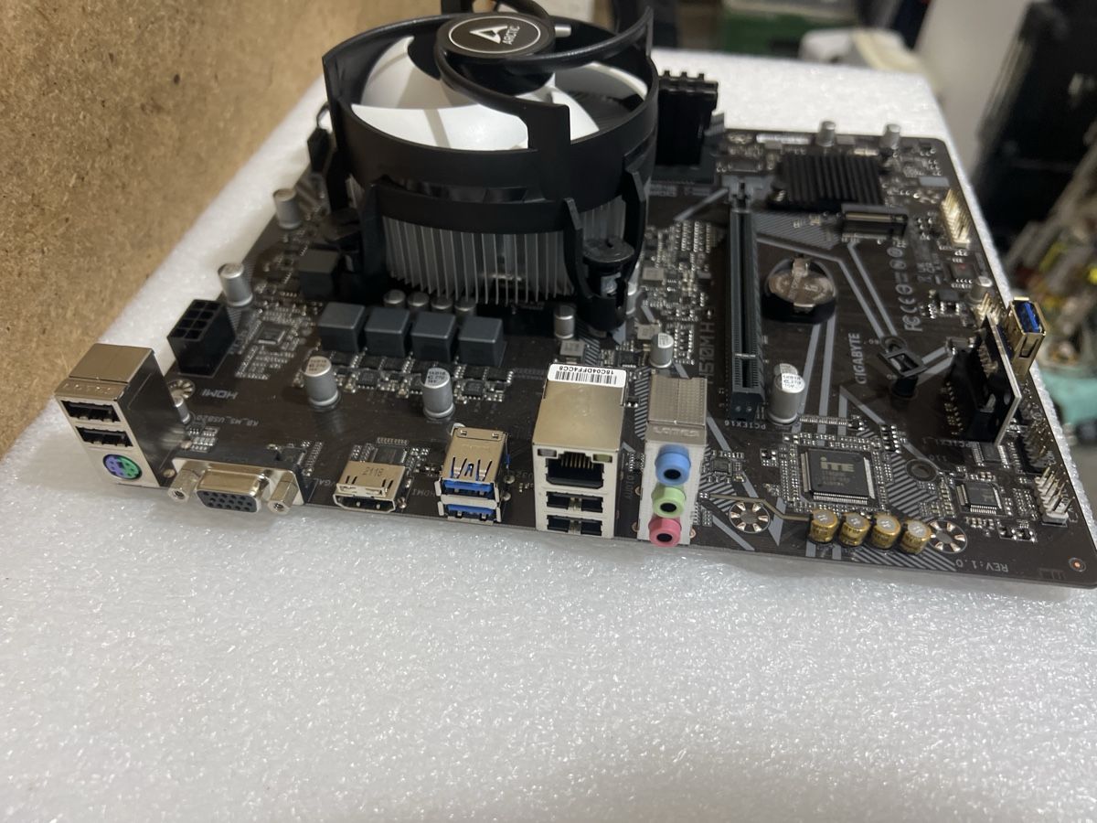 Intel Schede madri: Mainbord mit Intel celeron G5925 – Usato da Biel-Bienne venduto da alos07 1