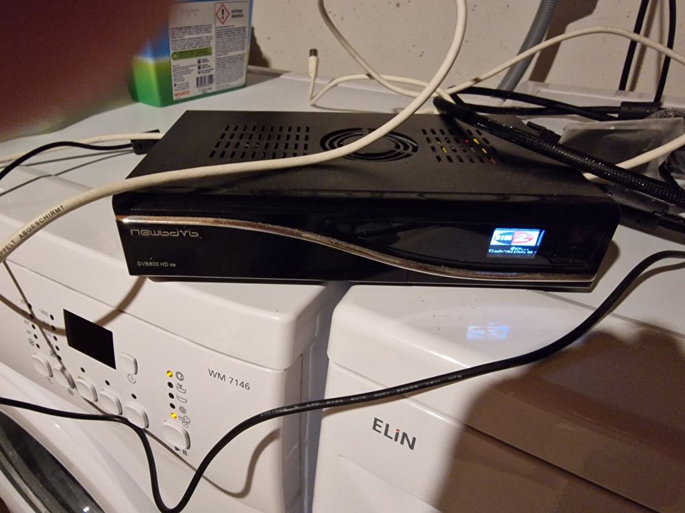 Satellit receiver New dvb 800 se Kaufen auf Ricardo