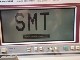 Rohde & Schwarz SMT 03 Signalgenerator | Option B1 OCXO & B2