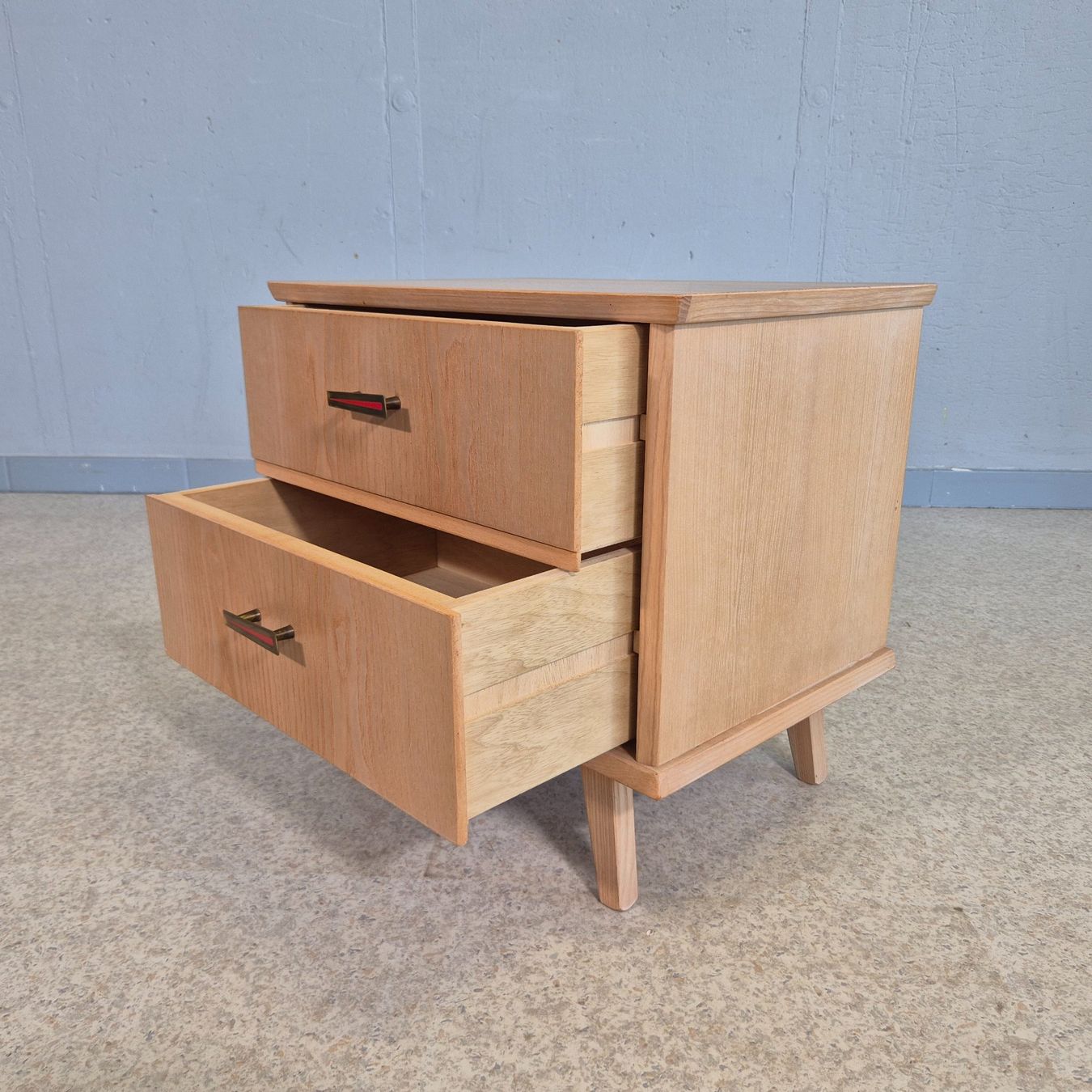 Kommoden: 1970 Nachttisch Bedside Table Kommode Schubladenkommode – Gebraucht aus Nottwil von Wondewa-Shop 1