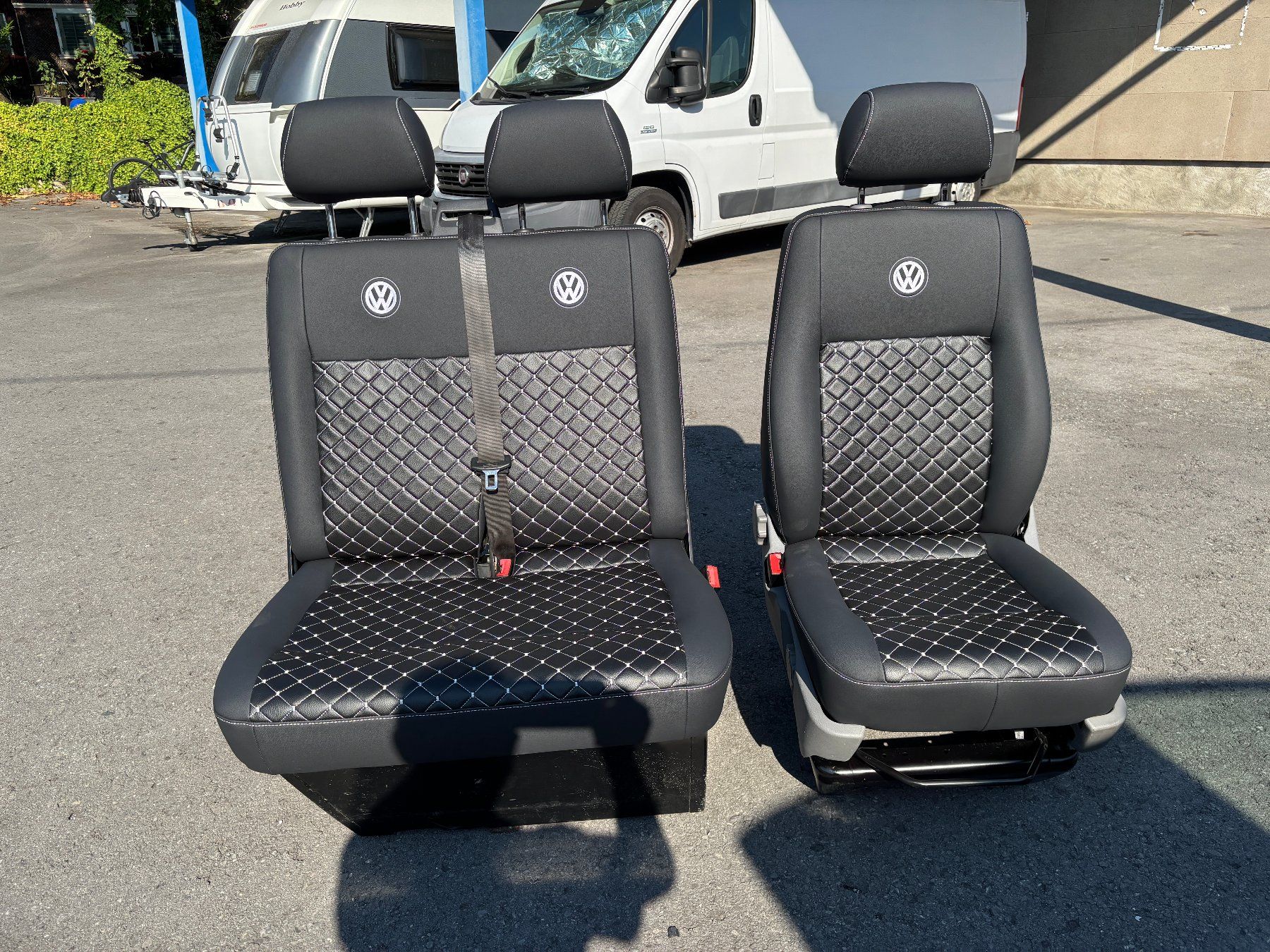 VW Toutes les pièces auto: VW T5/T6 Sitze – D'occasion à Gams par mir_n5kk