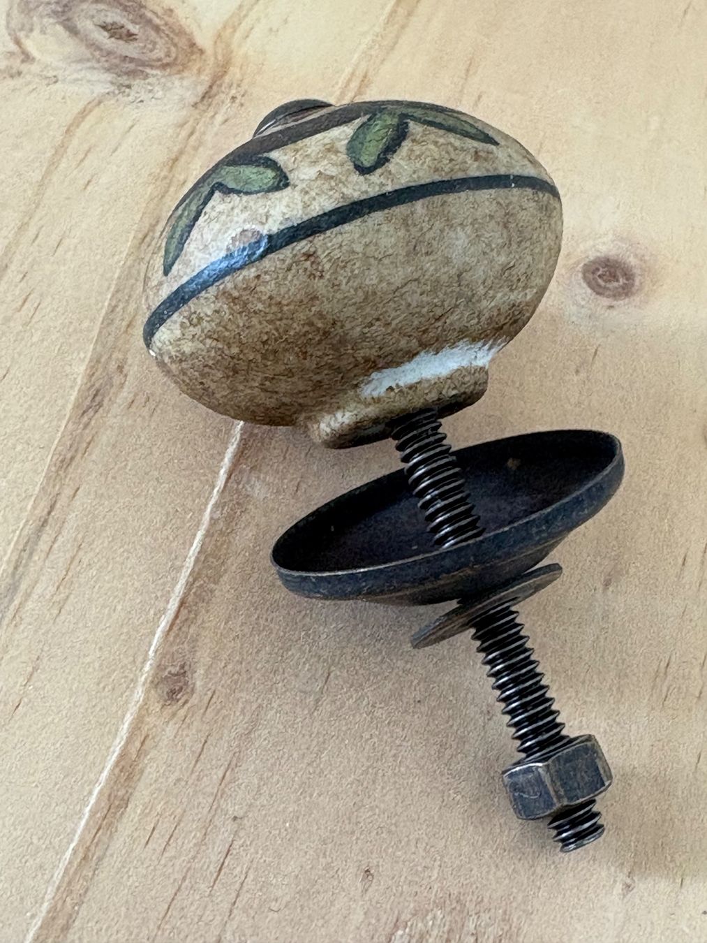 Alle Dekorationen: Vintage Möbelknopf, Keramik, beige mit  Blumenmuster – Neu (gemäss Beschreibung) aus Wetzikon ZH von Boldeagle01 2