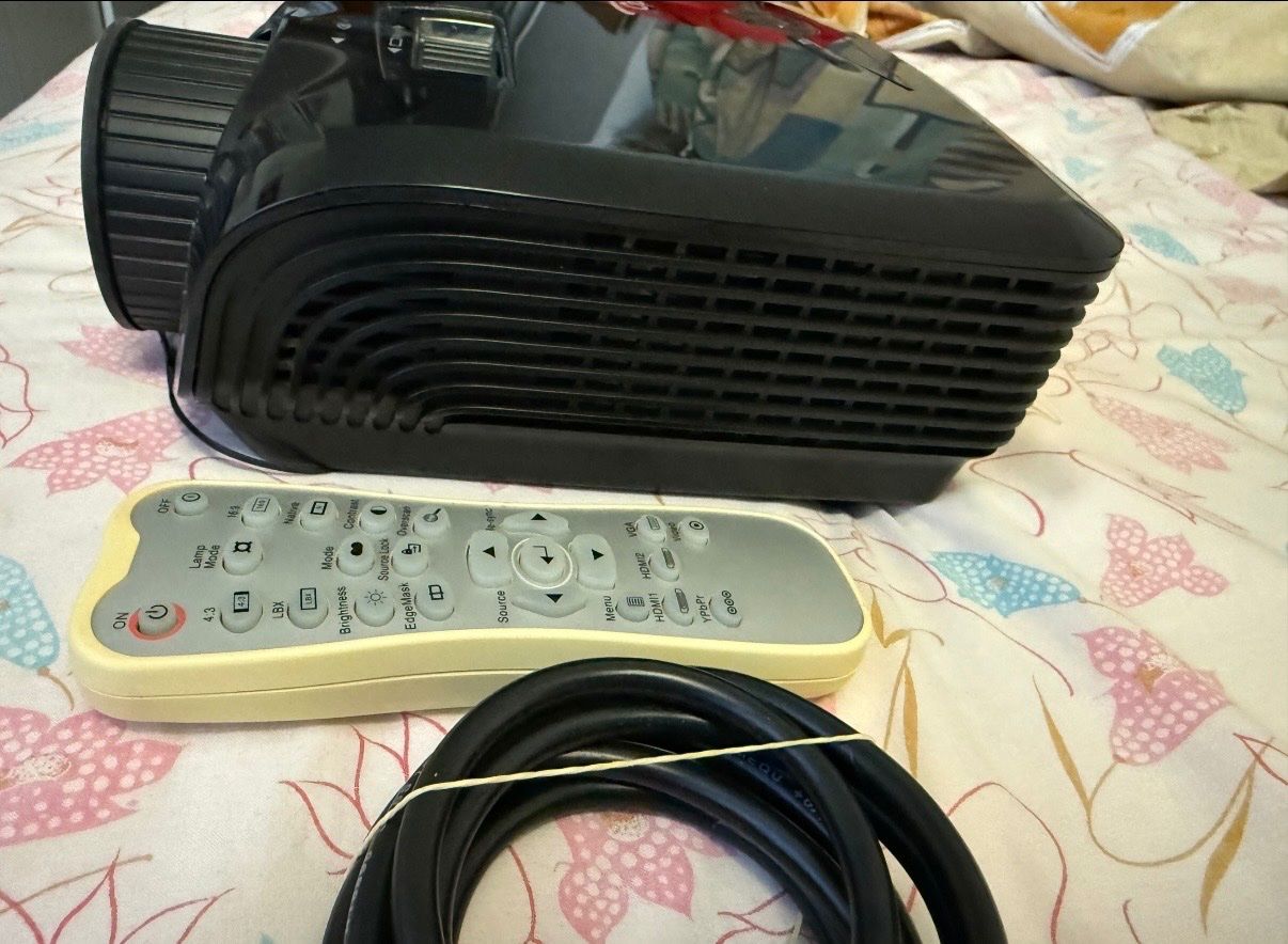 Videoprojektoren: Optoma HD 200 X. DPL. Beamer – Defekt aus Zürich von She10 6
