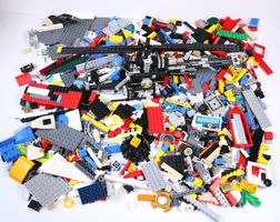 1.5 kg. Legoteile mit Minifiguren und altem Helikopter