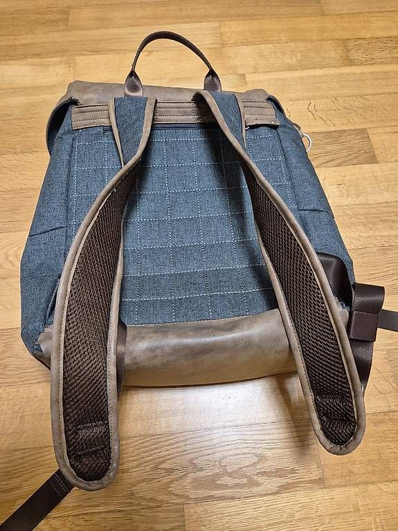 Zwei Zaini: ZWEI Rucksack OLLI grau/braun – Usato da Niederrohrdorf venduto da sm_f 3