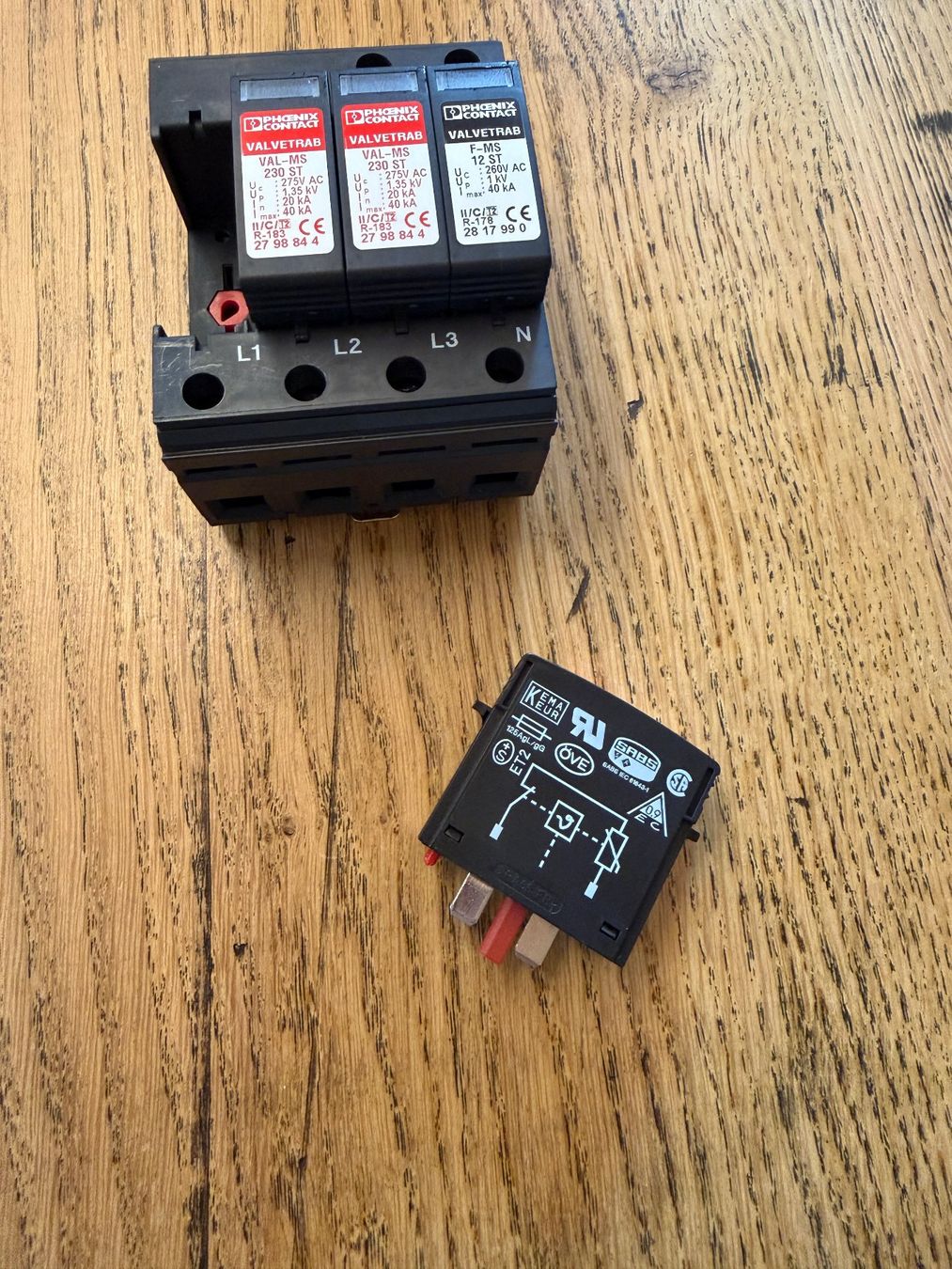 Phoenix Contact Elektronikbauteile: Überspannungsableiter SPD / Phoenix Contact – Gebraucht aus Märstetten von Yxxx 4