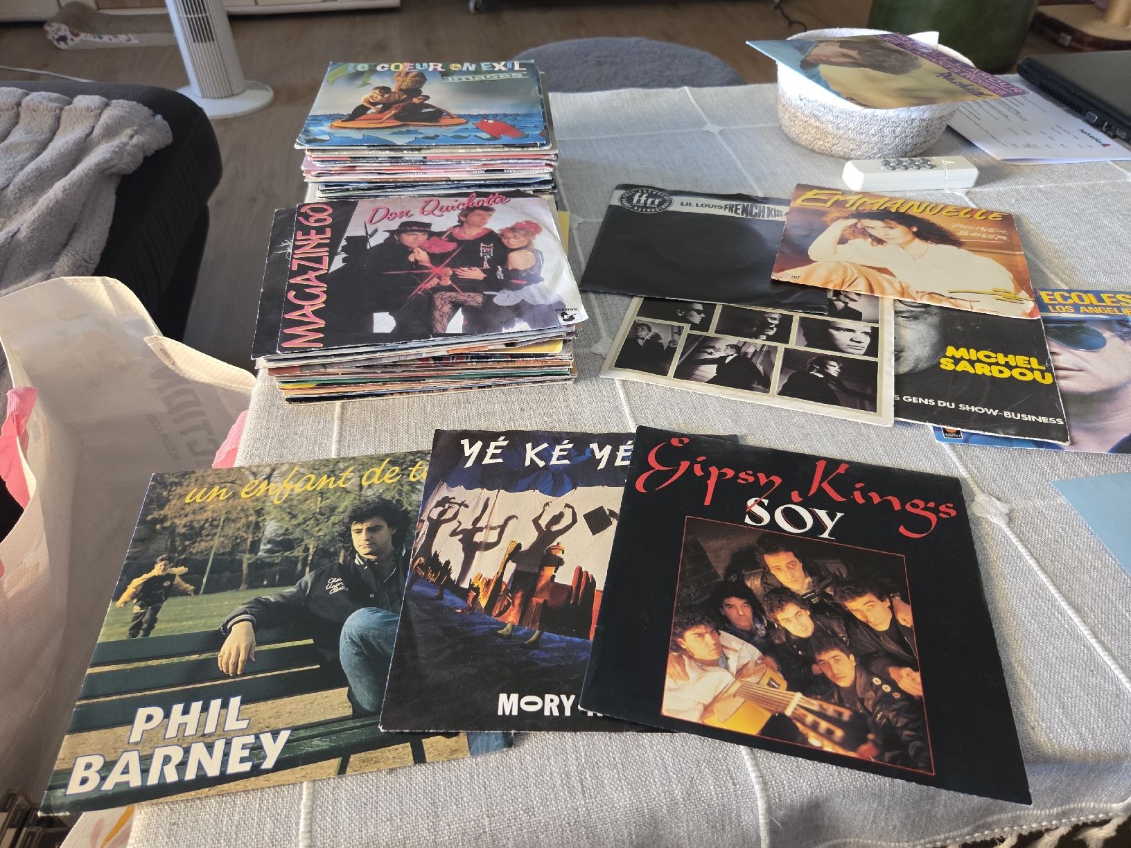 Schallplatten: lot de 45 tours – Neu (gemäss Beschreibung) aus la Chaux-de-Fonds von Firenze6 4