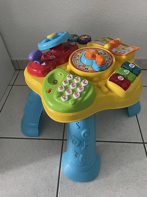 Jouets: VTech Abenteuer-Spieltisch  – D'occasion à Roggwil TG par aku_b5n7 1