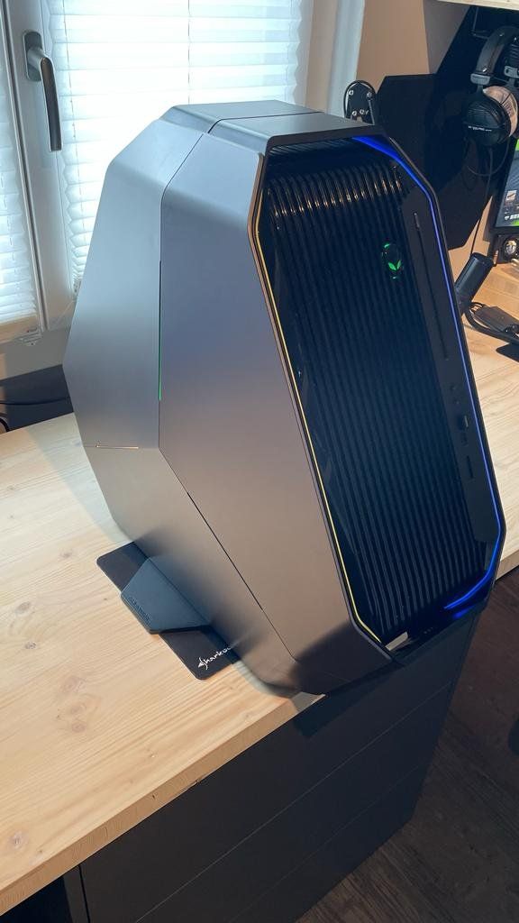 Alienware PCs: Alienware Area 51 R2 (Gaming-PC) – Gebraucht aus Frutigen von