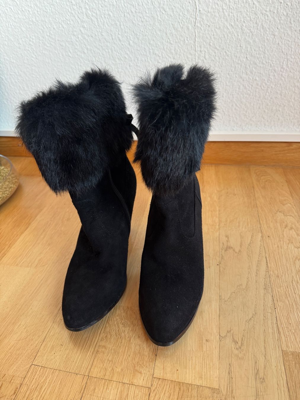 Scarpe da donna: Barclay Stifeletten mit Hasenfell – Usato da Zürich venduto da E-Bike3 3