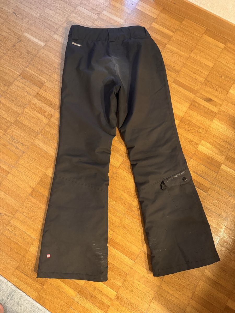 Pantaloni: Below Zero Ski/Boarderhose – Usato da Bern venduto da Manuela79 1