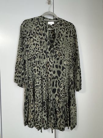 APRICOT Tunika-Kleid, Gr. M/L, Olivgrün mit Leo-Muster! Top!