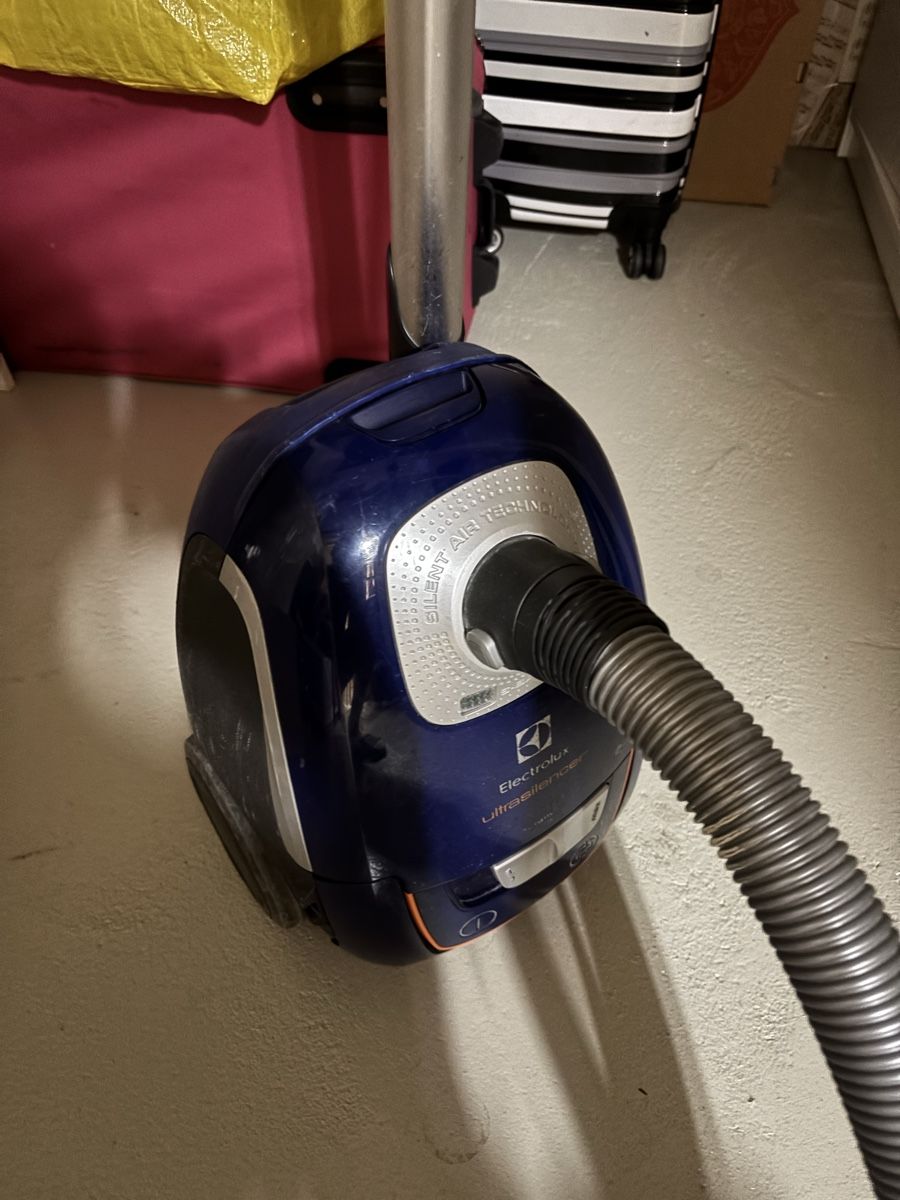 Electrolux Aspirapolveri & Accessori: Electrolux Ultrasilence Staubsauger – Usato da Bern venduto da LOVELIESCRYING 1