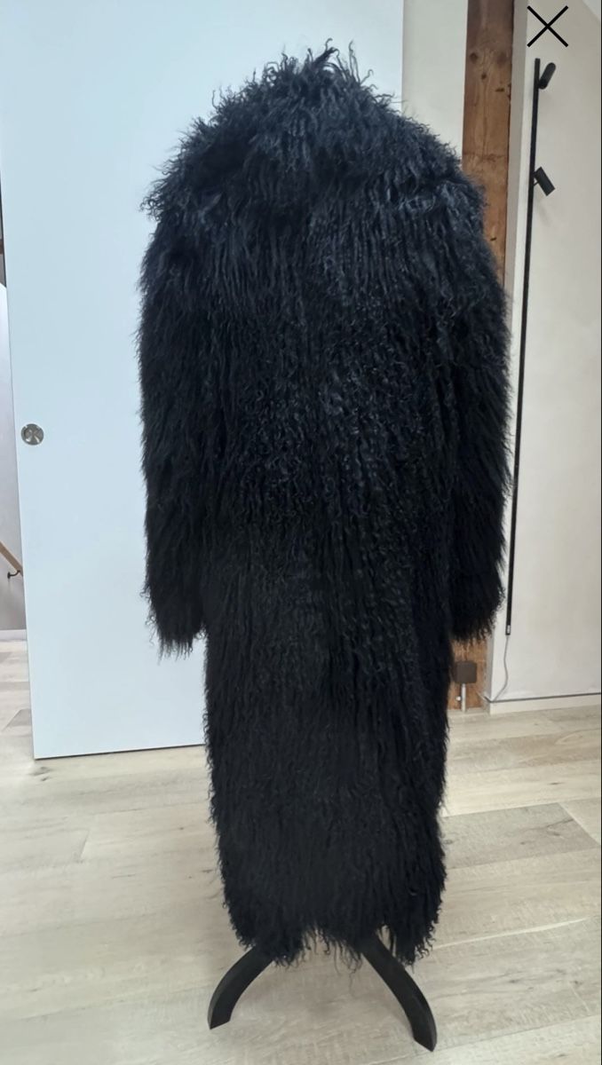 Mäntel: Mongolian Lamb coat – Gebraucht aus Genolier von tan_rd6s 6