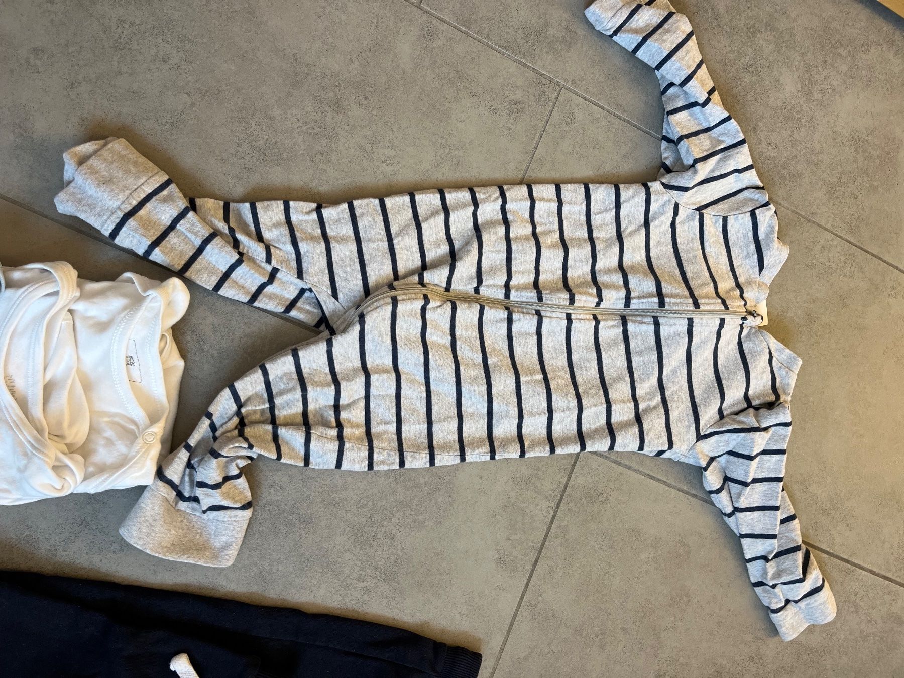 Lotti & Set di vestiti: Kleiderpaket Junge Gr. 86, Top Zustand!!! – Usato da Giubiasco venduto da martellino78 2