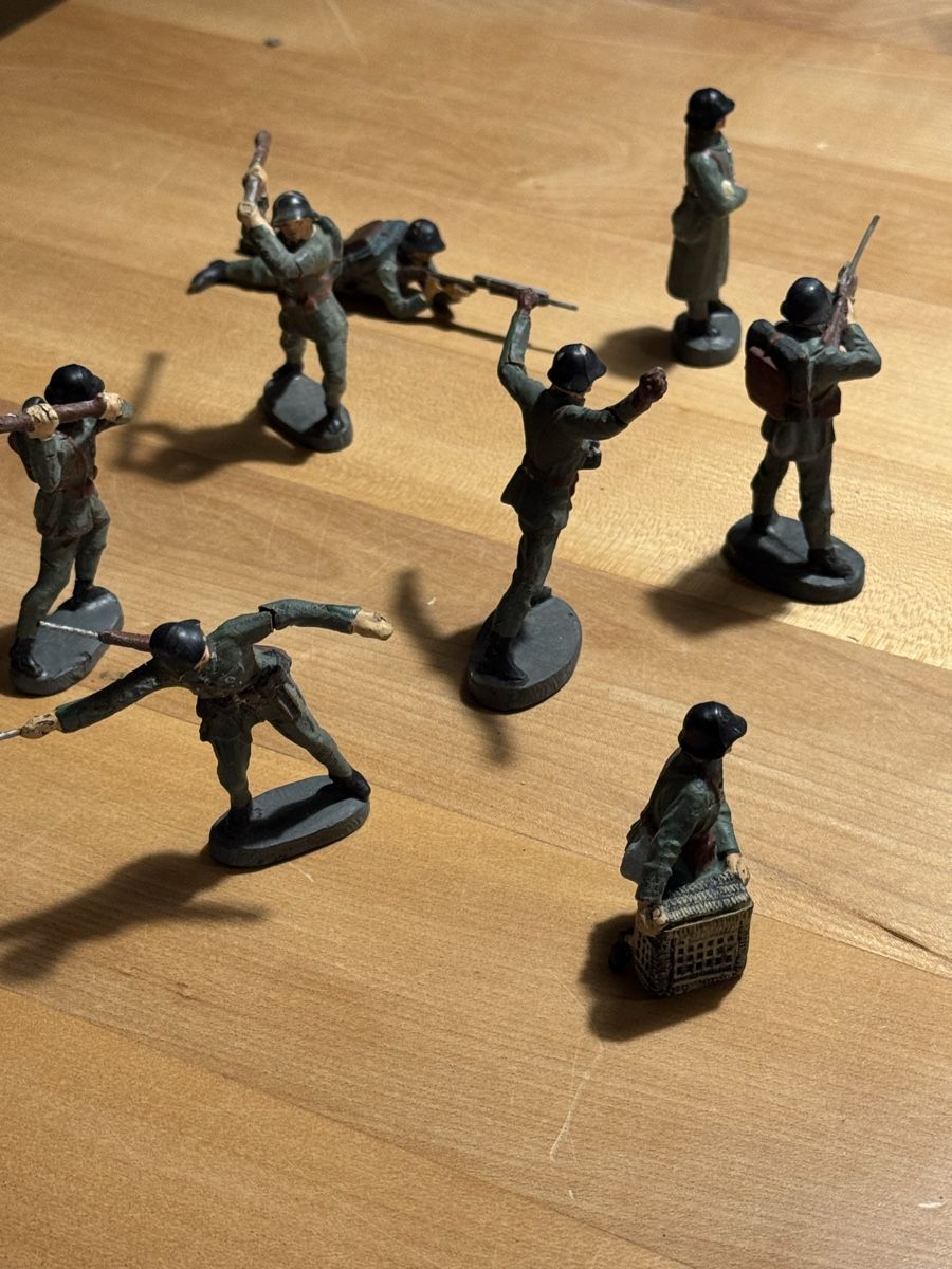Statuette: Elastolin Soldaten – Usato da Oberburg venduto da lajoe 1