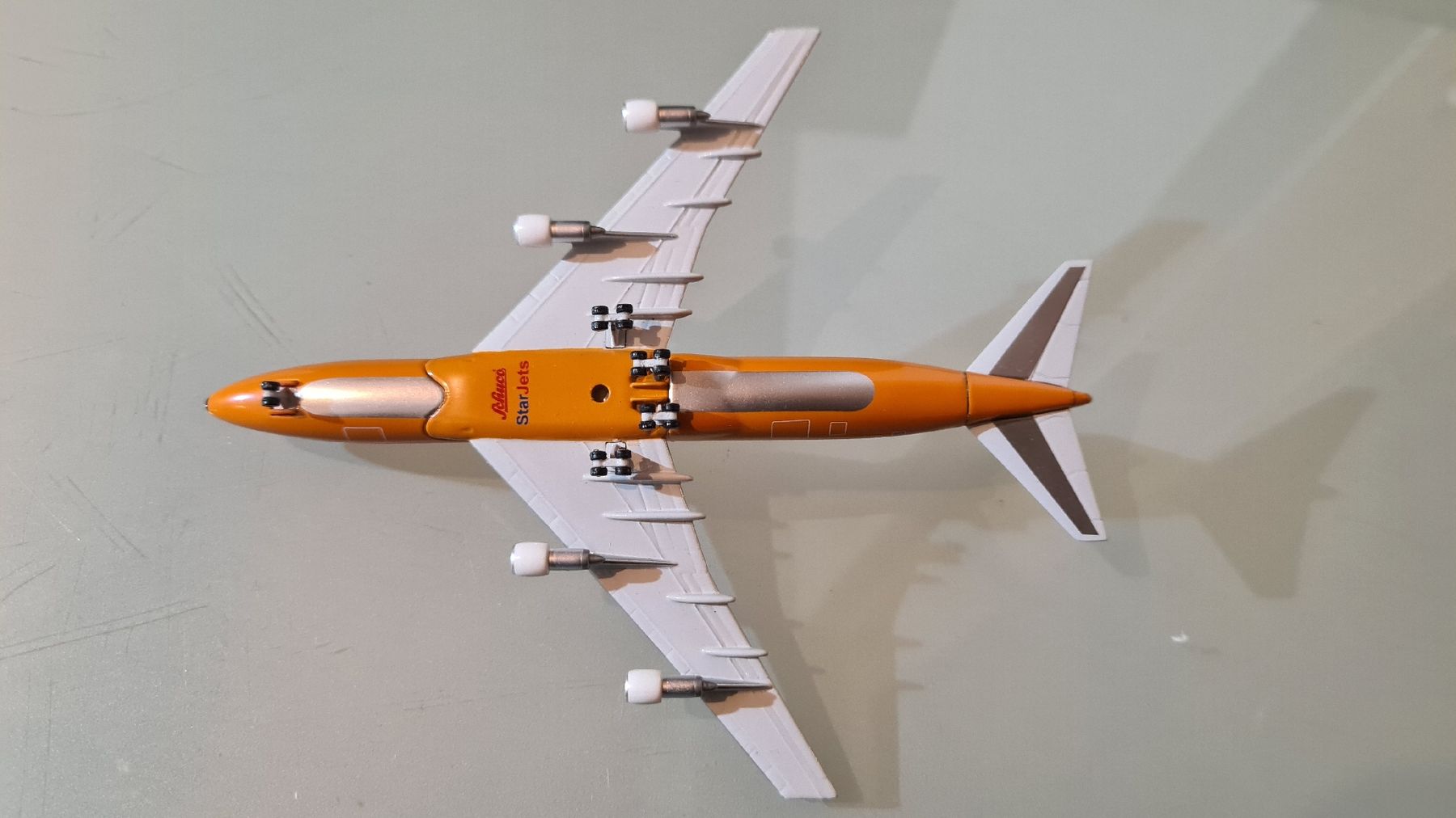 Schuco Kit di modellismo & Modellini statici: Schuco Braniff International 1:500 – Usato da Uetendorf venduto da myhome12 4