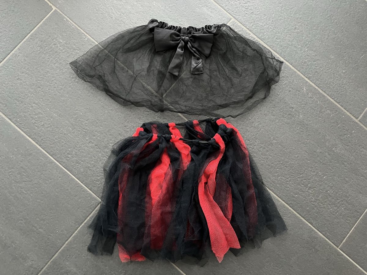 Costumi: Fasnachtskostüm Mädchen – Usato da Rottenschwil venduto da gle81 1