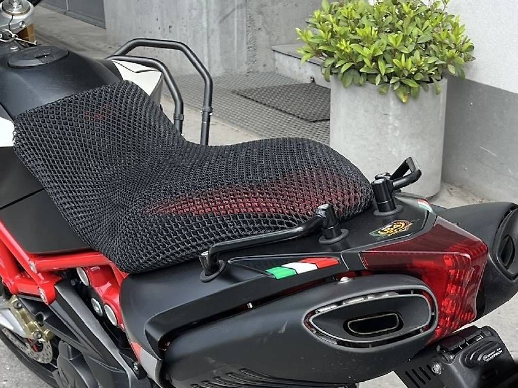 Tutti i ricambio per moto: Sitzbezug Aprillia Dorsoduro 900 – Usato da Lenk im Simmental venduto da Dave916