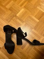 Sandalen schwarz Grösse 41 Absatz neuwertig